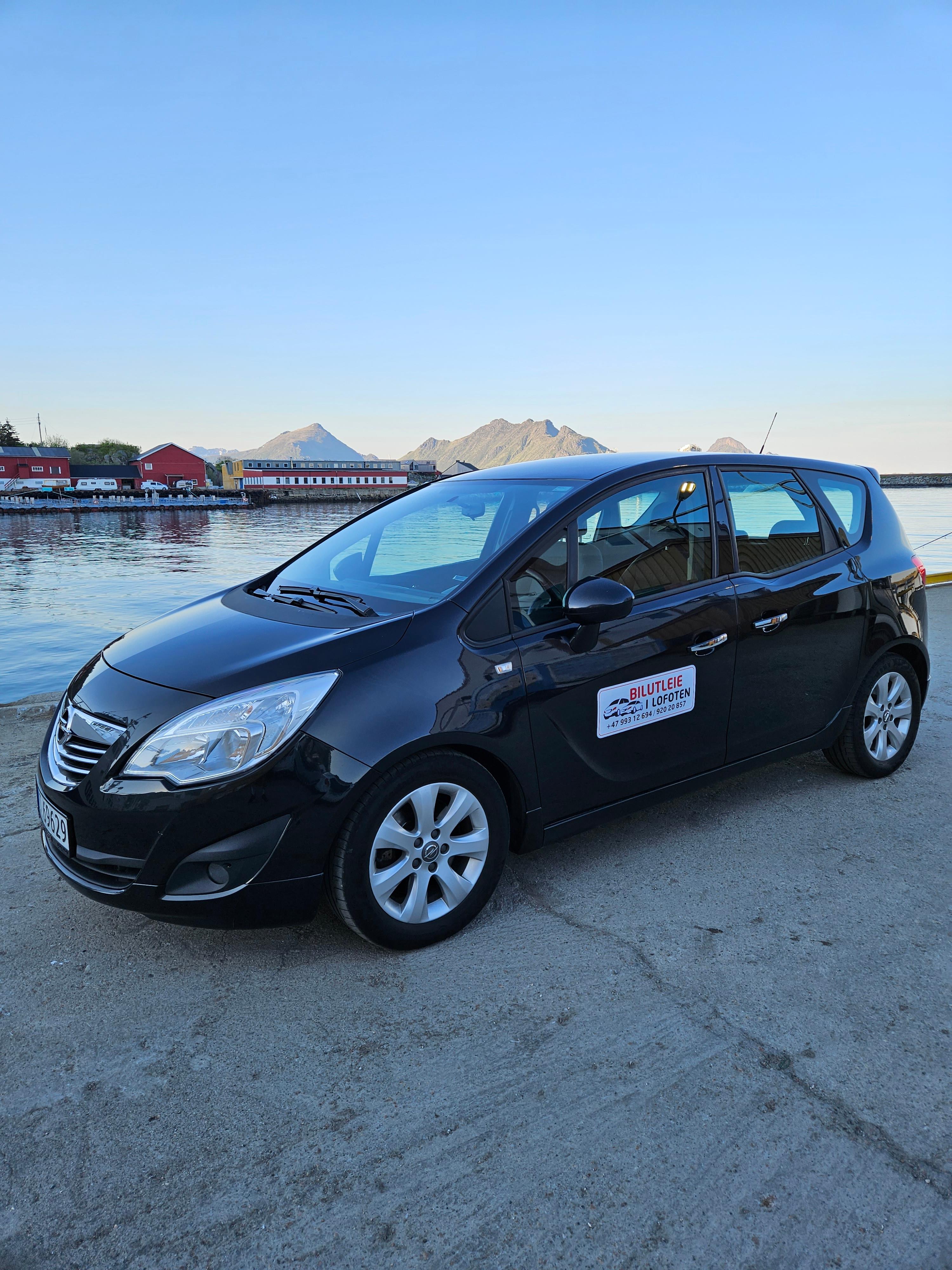 Svart Opel Meriva